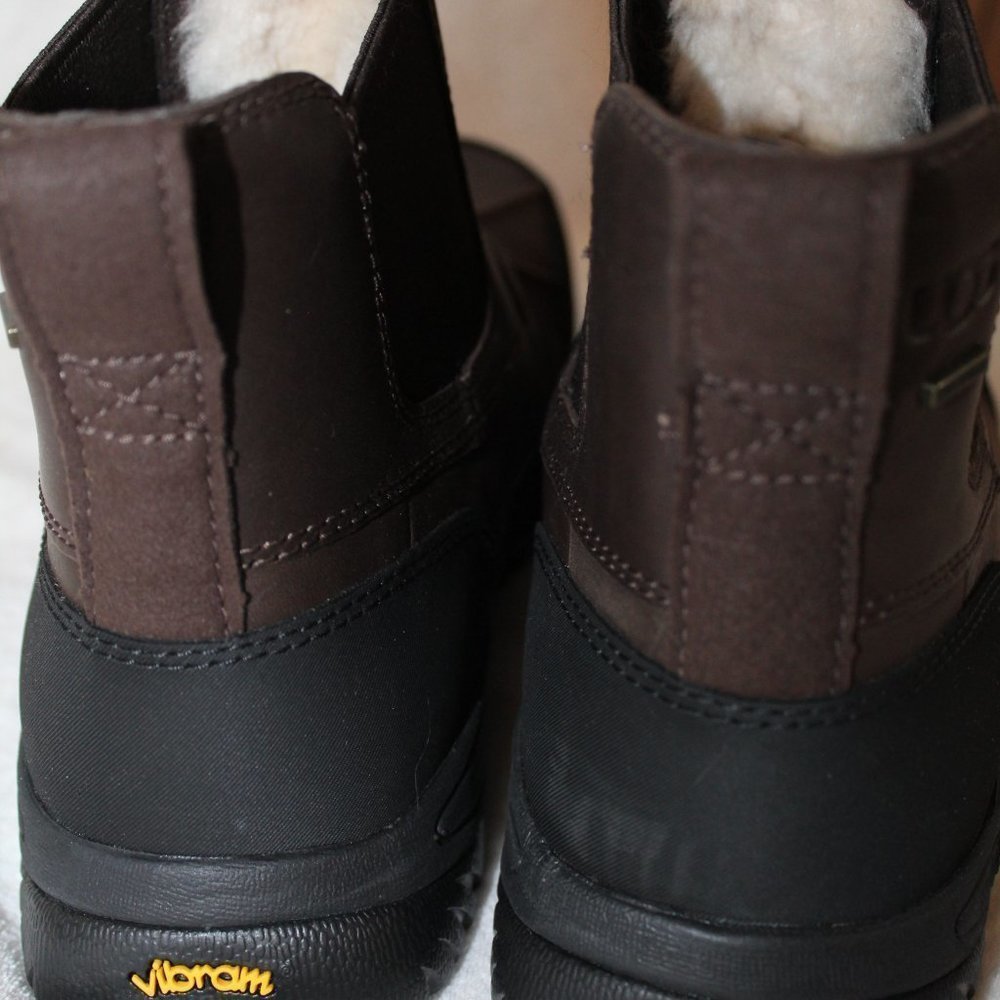 NIB UGG BUTTE MEN'S CHELSEA WINTER BOOTS‎ - Picture 9 of 9